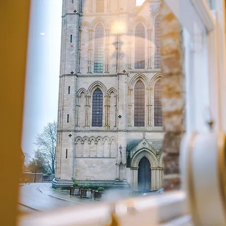 Apartment Cathedral View - Hop, Skip & Jump To The Cathedral Ripon