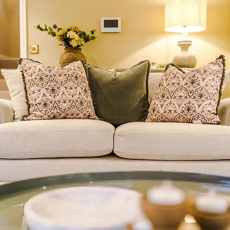 Cathedral View - Hop, Skip & Jump To The Cathedral Apartment *