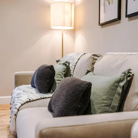 Cathedral View - Hop, Skip & Jump To The Cathedral Apartment Ripon