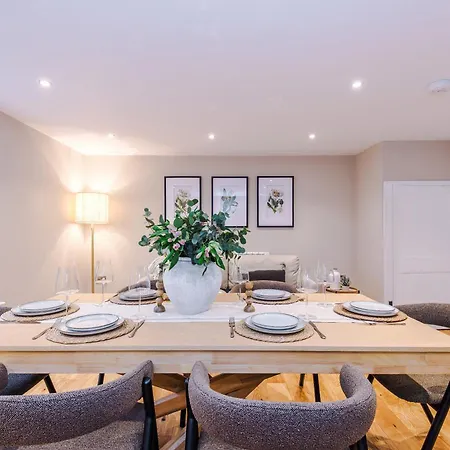 Cathedral View - Hop, Skip & Jump To The Cathedral Apartment *